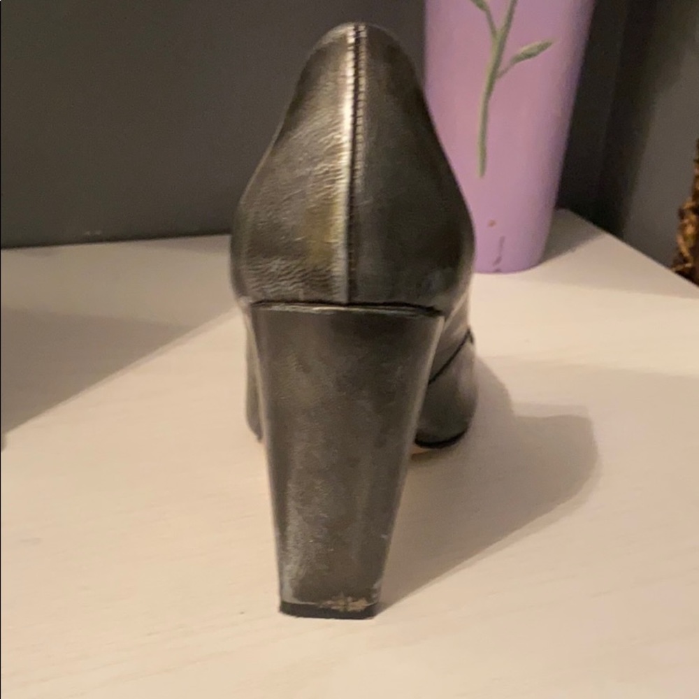 Gray/Silver Pumps - image 4